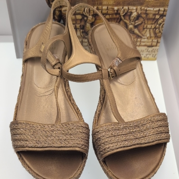 Austin Nights, Stuart Weitzman Metallic Raffia Flatty Wedges sz 8 - Picture 6 of 10